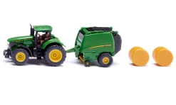 John Deere Traktor mit Ballenpresse