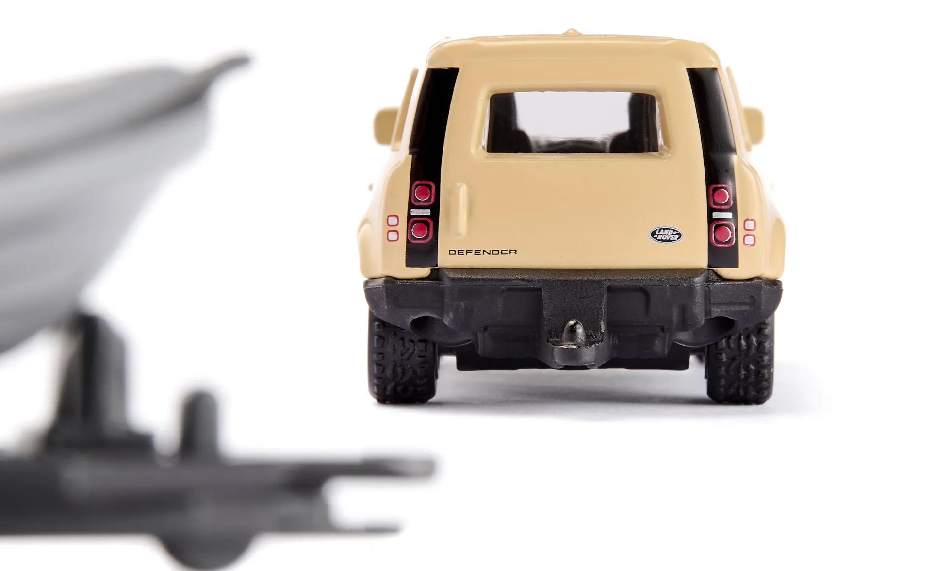 Land Rover Defender „Safari“ mit Boot