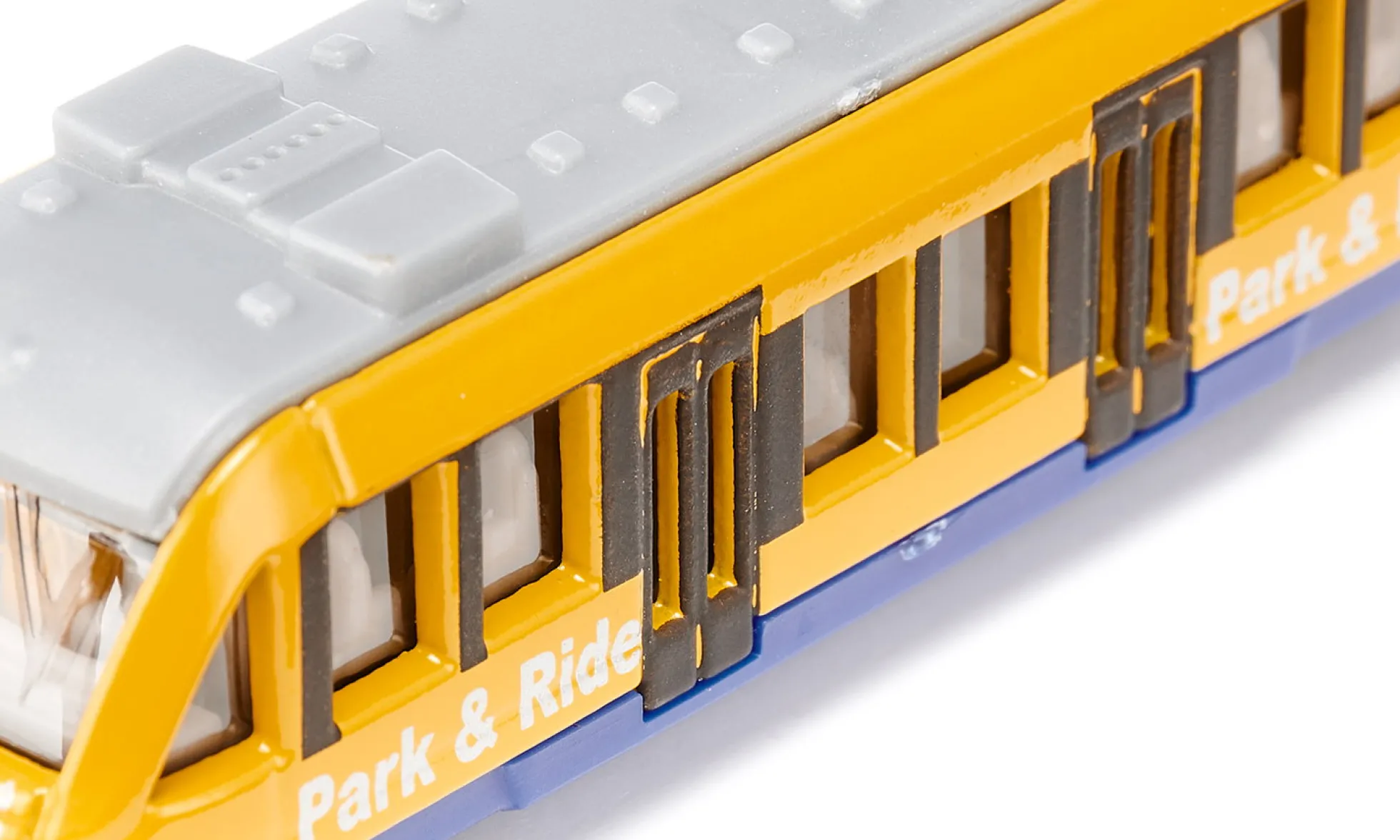 Nahverkehrszug, "park & ride", gelb/blau